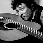 Een foto van de lookalike en imitator van Bob Dylan