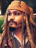 Een foto van de lookalike en imitator van Jack Sparrow
