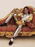 De foto van de lookalike en imitator van Michael Jackson