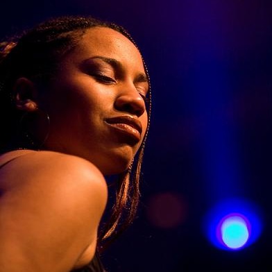 De Alicia Keys Lookalike